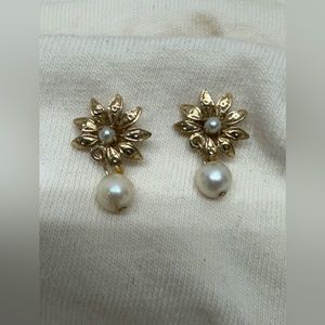 14k Yellow Gold Akoya Cream Pearl Flower Post Earring